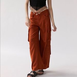 Urban Outfitters Summer Lightweight Brown Cargo Pants in XS